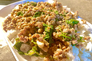 ข้าวผัดกะเพราหมูสับ