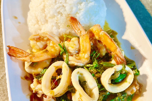 ข้าวกะเพราะทะเล