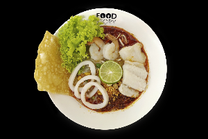 ก๋วยเตี๋ยวต้มยำรวมมิตรทะเล