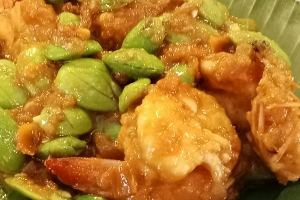 ผัดสะตอพริกแกงกุ้ง