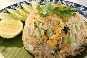 ข้าวผัดคะน้าปลาเค็ม