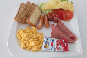 002 Scramble Eggs Breakfast Set