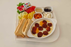 007 Turkish Breakfast Set With Beef Sausage And Eggs Fried