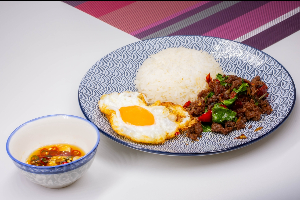 กะเพรา เนื้อ โคขุน