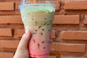 สตอเบอรี่ ชาเขียวมัจฉะ ลาเต้