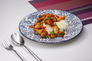 กะเพรา หมูกรอบ