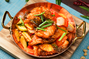 Pla Pad Priew Waan