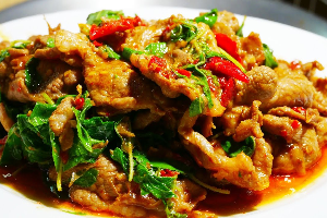 กระเพราหมูชิ้น