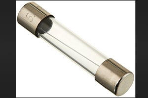 E8 ฟิวส์ 10 แอมป์ LOTALLV1FUSE10A