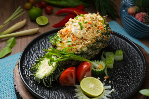 Khao Pad Sapparot Gai