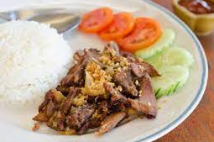ข้าวหมูกระเทียม