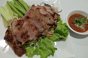 คอหมูย่าง