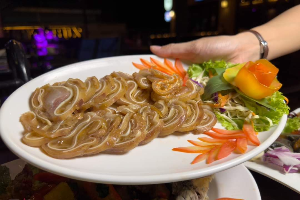 หูหมูเสวยลวกจิ้ม