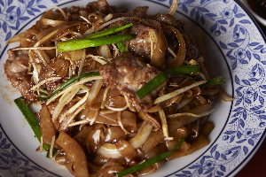 Stir-fried Rice Noodles with Beef