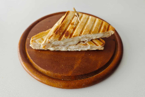 059 Feta Cheese Toast / เฟต้าชีสโทสต์