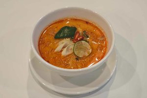 Creamy Tom Yum Noodles มาม่าต้มยำน้ำข้น