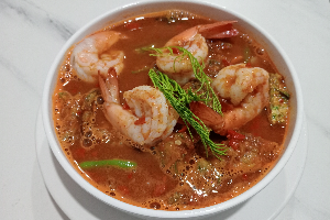 แกงส้มไข่ชะอมกุ้ง