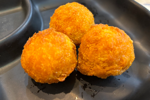 ชีสบอล / cheese ball
