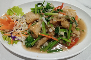 เนื้อปลากระพงผัดขึ้นฉ่าย