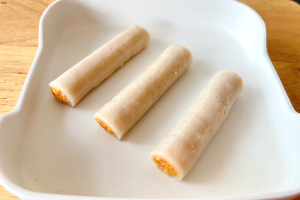 ปลาม้วนไส้ไข่เค็ม / Fish roll with salted egg yolk