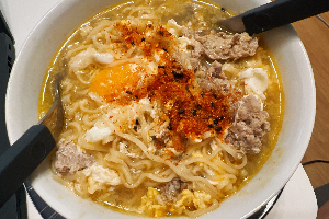 มาม่าหมูสับ