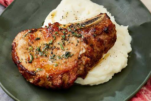 Pork Chop (สเต็กหมู พอร์คชอบ)