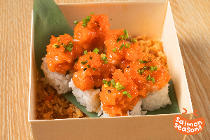 Salmon Negi Spicy Roll