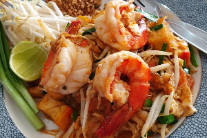 ผัดไทยกุ้งสด