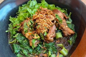 เตี๋ยวไก่ตุ๋นโซแซ่บ
