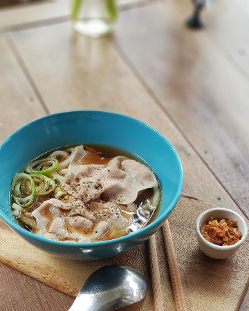 pork udon . black soup