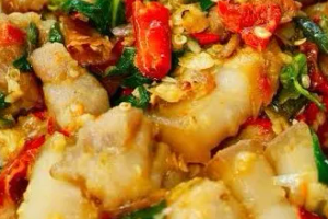 ข้าวกระเพราสามชั้น