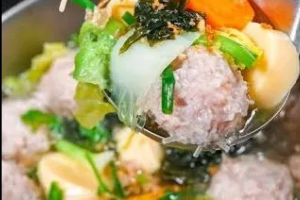 แกงจืดเต้าหู้หมูสับ