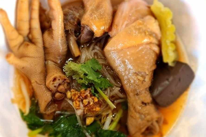 เล็ก-ไก่ตุ๋นมะระ