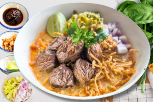 ข้าวซอยหมูตุ๋น