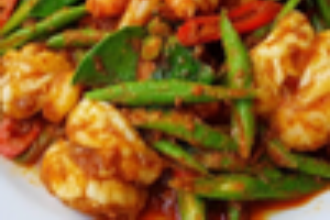 ข้าวผัดพริกแกงกุ้ง / หมึก / ทะเล