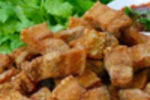 หมู 3 ชั้นทอดน้ำปลา