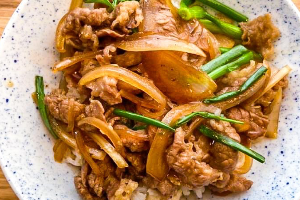 ข้าวหน้าเนื้อ