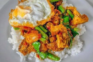 ผัดพริกเเกงหมู