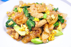ผัดซีอิ๊วหมู