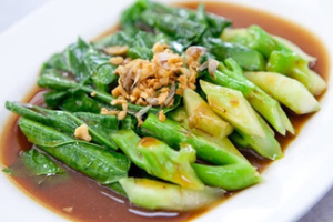 ผัดคะน้าน้ำมันหอย  (Stir Fried Kale with Oyster Sauce)