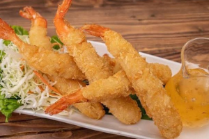 กุ้งชุบแป้งทอด (fried prawn balls)