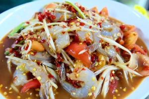 ตำกุ้งสด/กุ้งสุก  (Papaya Salad with Shrimp )