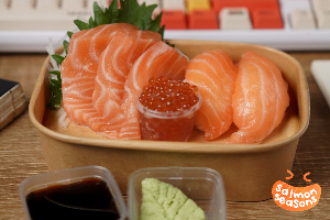 Salmon Sashimi Sushi Ikura Set