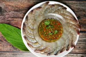 กุ้งแช่น้ำปลา