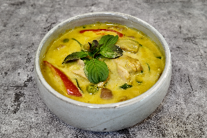 แกงเขียวหวานไก่ (GAENG KHIEW WAN GAI)