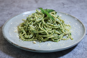 Spaghetti with Pesto Sauce