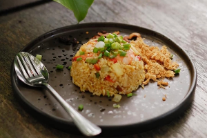 ข้าวอบสับปะรด