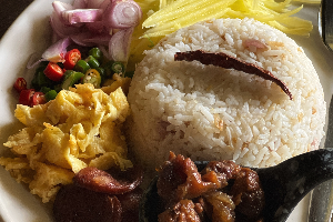 ข้าวคลุกปลาเค็ม