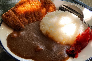 ข้าวแกงกะหรี่หมูทอด (แบบเผ็ด)