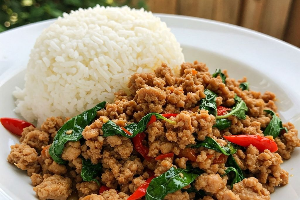 กะเพราหมูหรือไก่(สับ)ราดข้าว